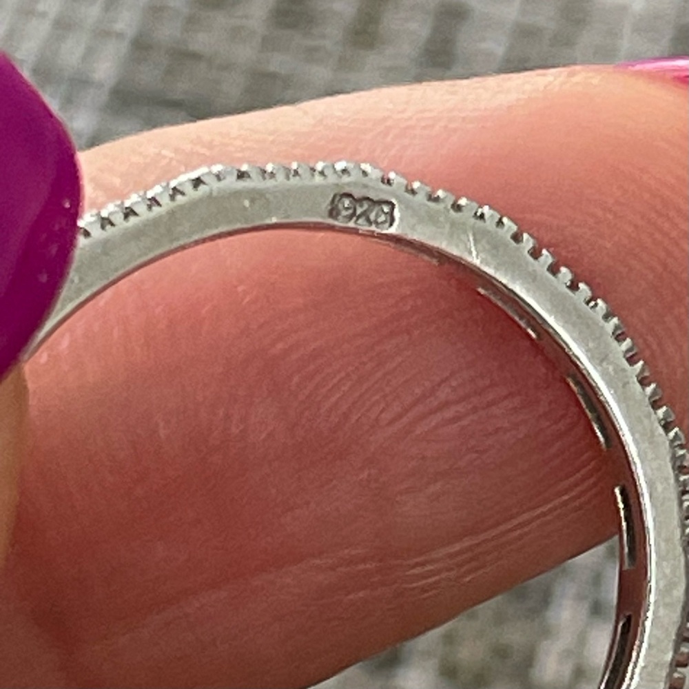 925 Sterling Silver Band Ring  Size 8 Wedding Bride Style - Picture 8 of 8